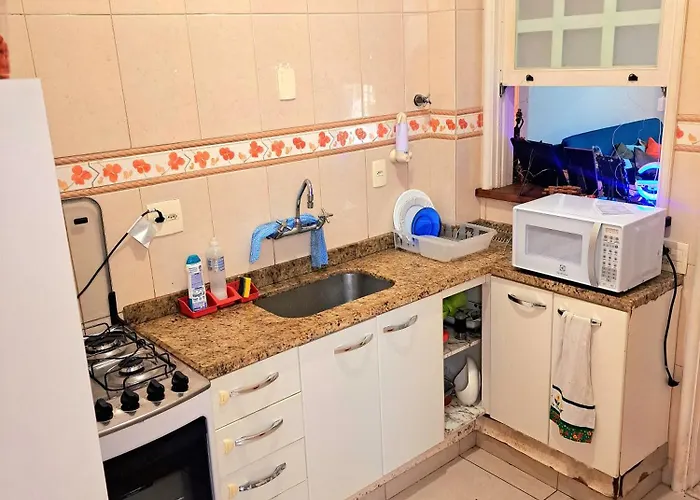 Quarto Com Anfitria Em Copa